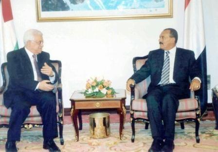 رئيس الجمهورية والرئيس الفلسطيني محمود عباس / أرشيف